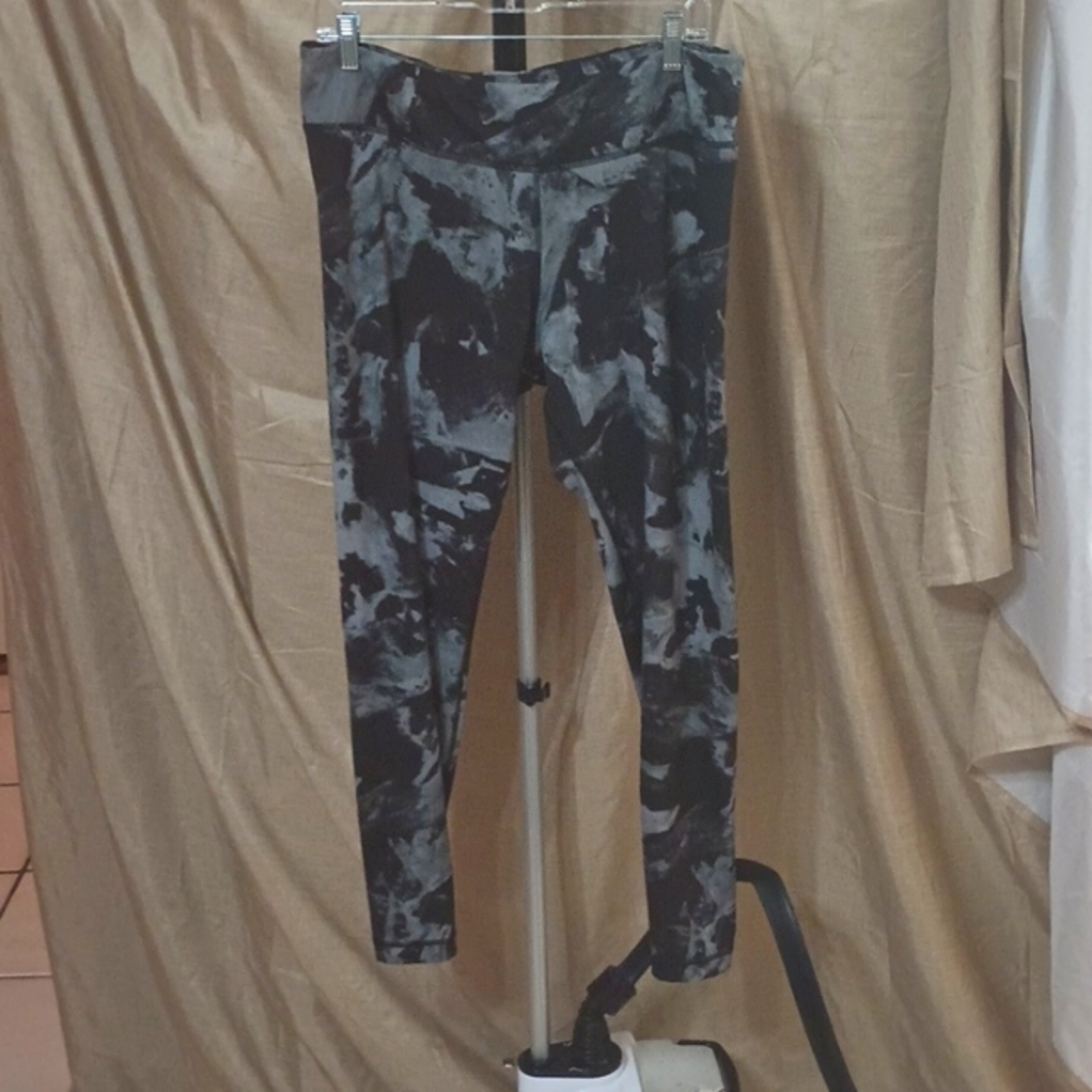 Reebok black pattern leggings XL